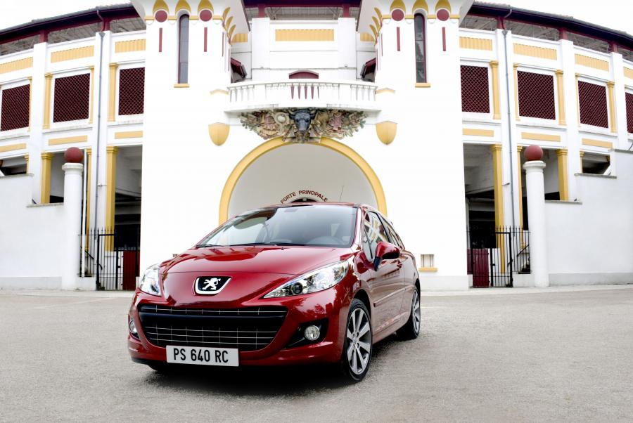  Peugeot 207 RC 2010 года  (фото 14 из 27)